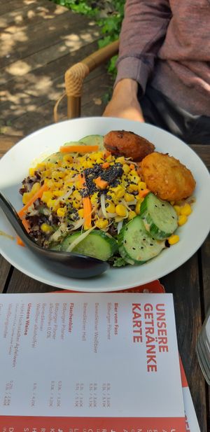 Mix Salat at 957 Ramen Bar in Marburg