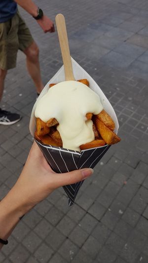 Wedges + vegan truffle mayo at CKTs Pommes for President - Hamburg Hbf in Hamburg