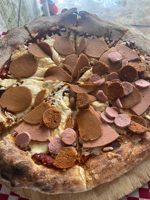 The dough is amazing, the toppings not so much plus they are added after the pizza is cookedd  at Yerbabuena in Puebla