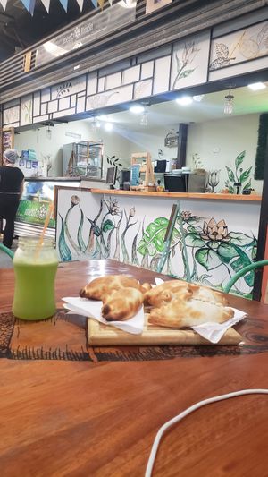 Promo + 2 empanadas at Menta y Limón in Buenos Aires