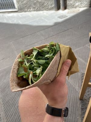 Has the vegan seitan kebab with spicy ketchup and was absolutely insane. Would highly recommend.  at Vegan Come Koala in Pisa