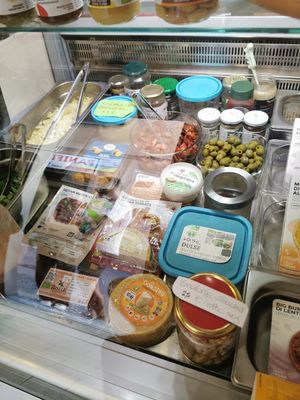 Deli at Vegan Come Koala in Pisa
