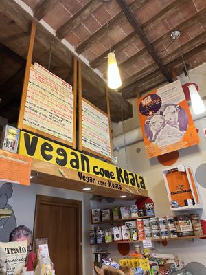 Place + menu  at Vegan Come Koala in Pisa