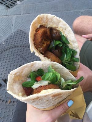 Speltwrap with Hummus and vegetables - fresh and Jummy ❤️ at Vegan Come Koala in Pisa