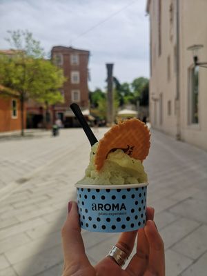 Lemon & basil at Aroma Gelato Boutique in Zadar