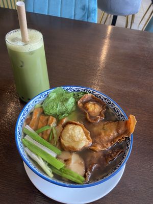 4 wontony i macha boba z tapioką  at U&Mi in Warsaw