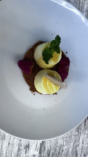 Vegan dessert (panna cotta met vegan witte chocolade)  at Restaurant Stories in Eindhoven