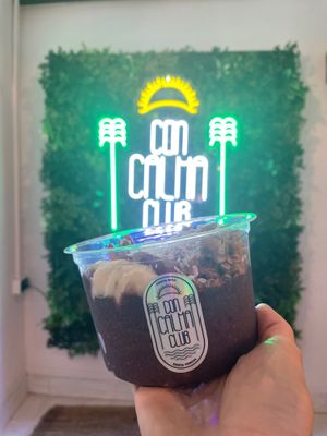 Dine in or take away wherever you want at Con Calma Club in Santa Teresa