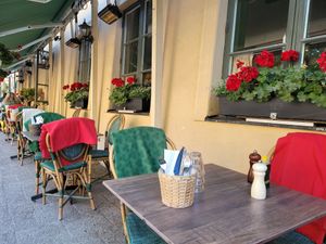 Outdoor seating at Il Forno Italiano in Uppsala