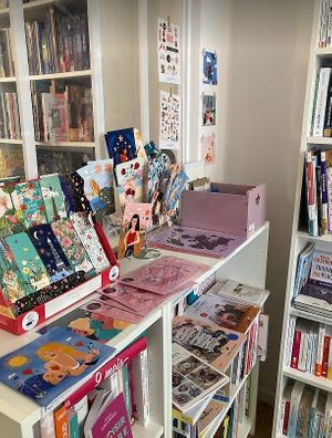  at Flora Lit in Paris