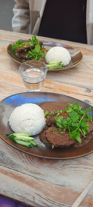 Aubergines (vegan) at Boleh Lah in Lyon
