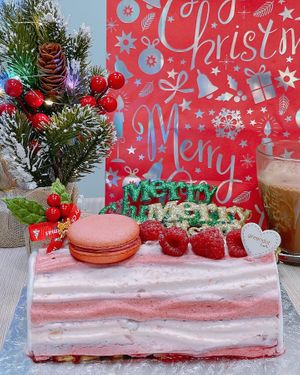   at Greendot Patisserie in Central Singapore