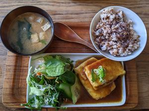 Yakiniku Tofu plate Menu (13.50€) - 4/5 at Smartdeli Sushi & More in Berlin