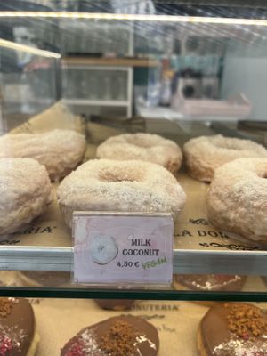 Milk coconut vegan  at La Donuteria in Paris