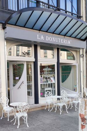 Facade at La Donuteria in Paris