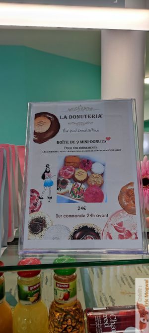mini donuts at La Donuteria in Paris