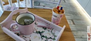 Tea time woth my bowl at La Donuteria in Paris