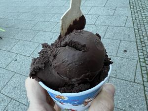 vegan dark chocolate  at Eiscafé Venezia in Weimar