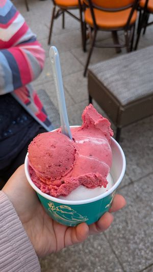  at Eiscafé Venezia in Weimar