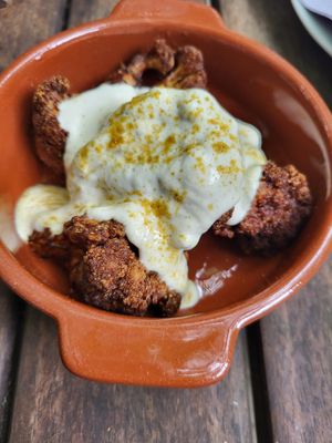 Gerösteter Blumenkohl #vegetarisch (vegan möglich) at SAHA - das Waldcafé in Hamburg