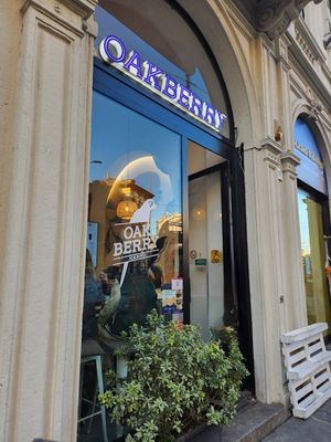 Entrance at Oakberry - Via Caradosso in Milan