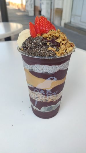 The oak at Oakberry - Via Caradosso in Milan