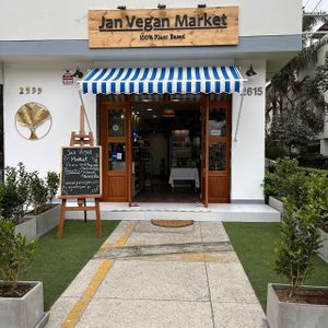  at Jan Vegan Market in Lima