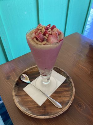 Berry parfait   at 2525 Homemade Cafe in Fujisawa