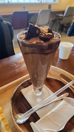 Chocolate smoothie parfait at 2525 Homemade Cafe in Fujisawa