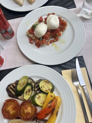 Grilled vegetables and bruschetta (you can choose with or without burrata)  at Römerkeller in Bolzano