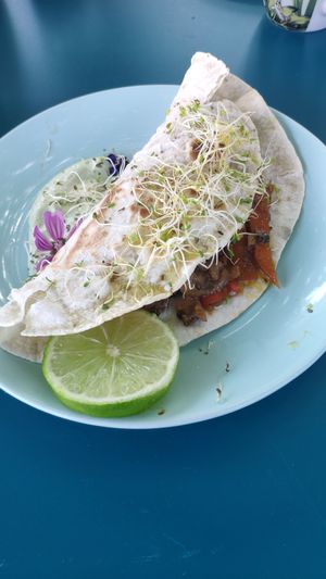 Taco de champignons at Le Rainbowl in Saint-pierre-doleron