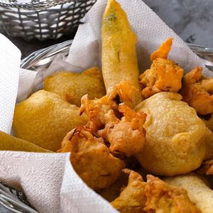 mixed vegetable pakora at Swagat Indian Cuisine in Makati
