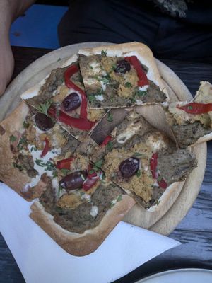 Israelischer Flammkuchen at Das Jetzt in Vienna