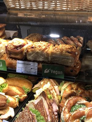 Vegan options clearly labeled   at Rischart am Hauptbahnhof U-Bahnhof in Munich