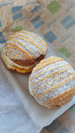 Vegane Kokos-Mango-Krapfen at Rischart am Hauptbahnhof U-Bahnhof in Munich