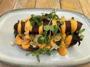 Groentesaucijs met sriracha   at Volkshuis Deventer in Deventer