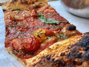 Tomatenpizza😋👌🏻  at VITO Europaallee in Zurich