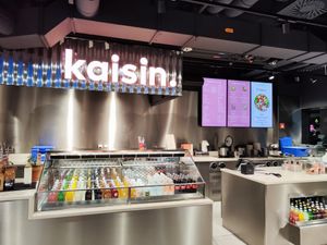 Poké bowl place at Kaisin in Zurich