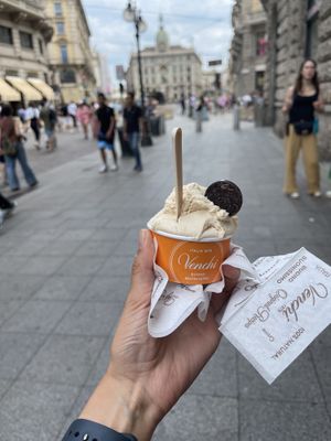 Helado de anacardo 🌱  at Venchi Gelato and Chocolate in Milan