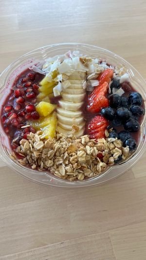 Island sips                                              Smoothie bowl 😋 at Island Sips Juice & Salads in Lauderhill