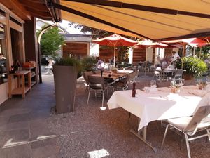 Outdoor seating at Frohsinn in Opfikon