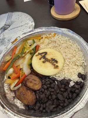 Pabellon Criollo bowl with Susanna fillingg  at Arepittas in Pittsburgh