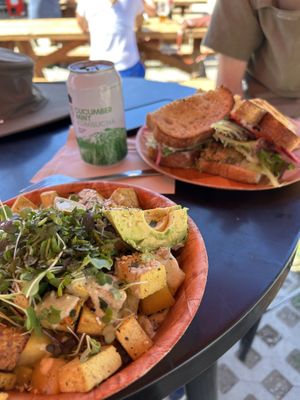 Sunshine bowl with grilled tofu and rootbound burger with cucumber mint kombucha. So happy to visit Sisters again and enjoy Rootbound Vegan Eats food truck at The Barn  at Rootbound in Sisters