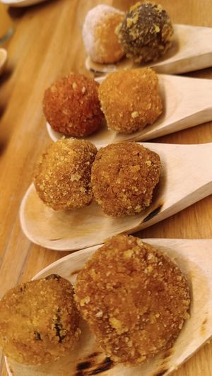 Una de cada 6 saladas y 2 dulces at Solo de Croquetas - Echegaray in Madrid