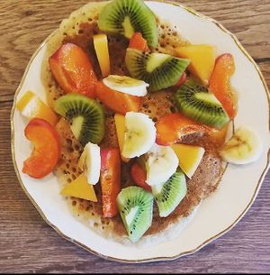 pancakes, fruits frais, sirop d'erable at La Louve - Concept Store in Revel