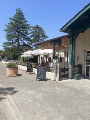 Front   at La Louve - Concept Store in Revel