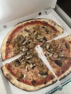 Vegan pizza  at La Cibulina in Sant Feliu De Guixols