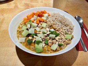 Thai Curry, Large, High Protein  at Erbsenzählerei in Freiburg