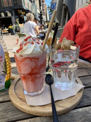 Milkshake and tea💕  at YB by Yoghurt Barn in Rotterdam