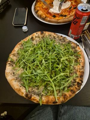 Vegan truffle pizza (with loads of arugula) at Lou in Lille
